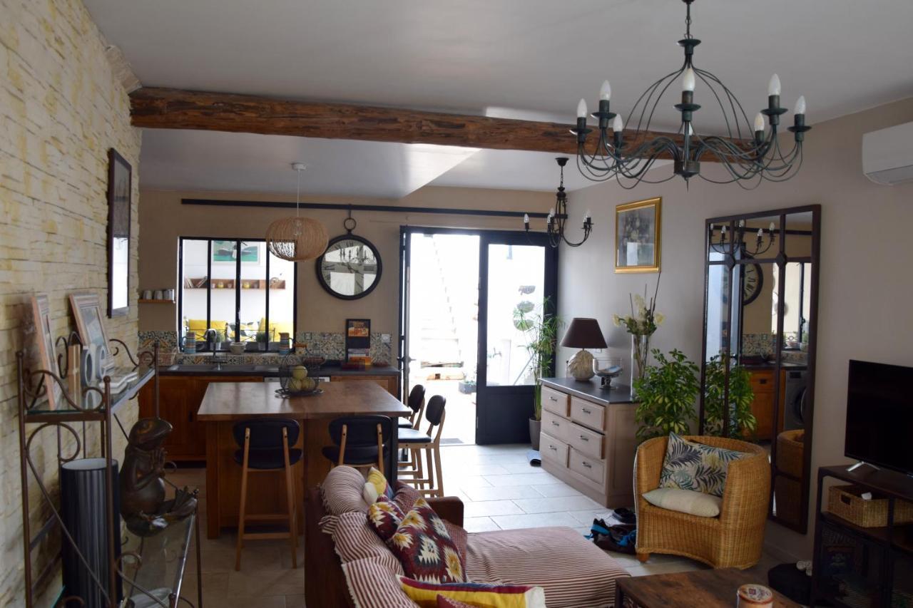 Le Petit Patio Bed and Breakfast Aigues-Mortes Buitenkant foto